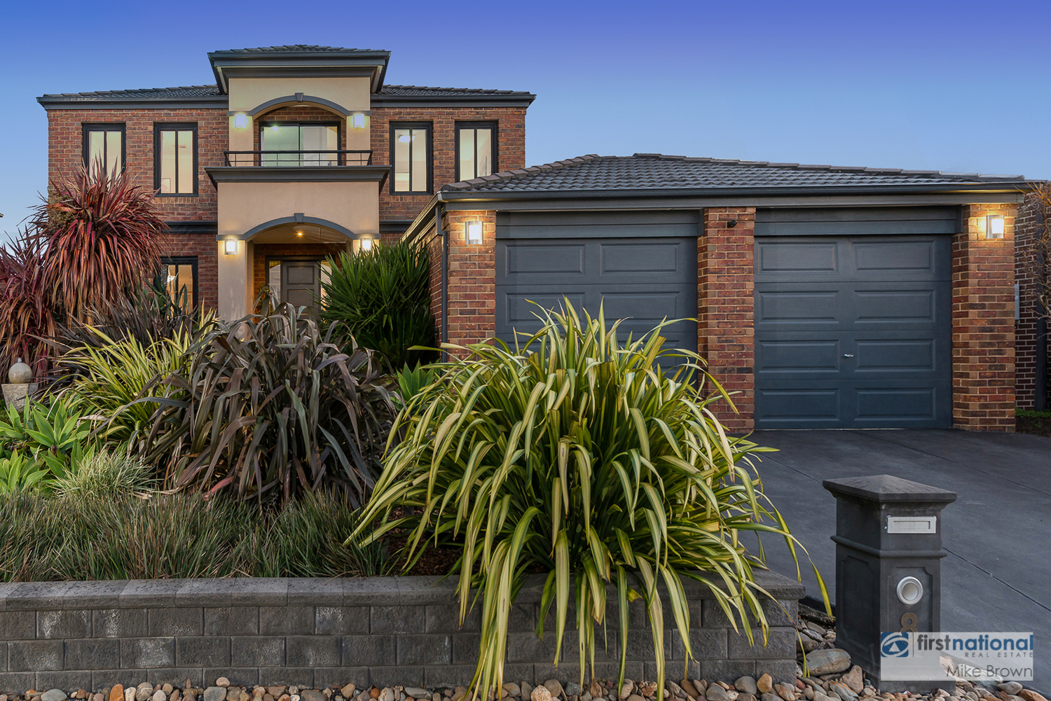 8 HILL VIEW RISE, MOOROOLBARK, 3138